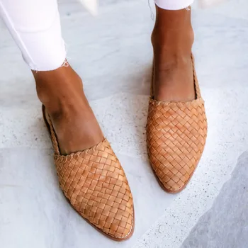 Flats Baotou El Dokuma Roma Kadın Sandalet Kadın 2021 Yaz Retro Tek kelime Toka Düz Açık Topuk Rahat kadın ayakkabısı